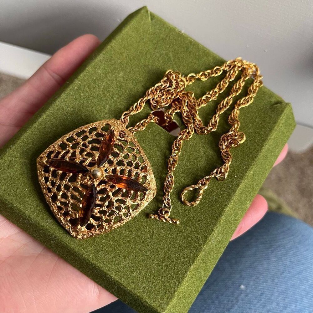 VTG SHP Inc Stanhome Gold Openwork Pendant Brooch Amber 25" Chain